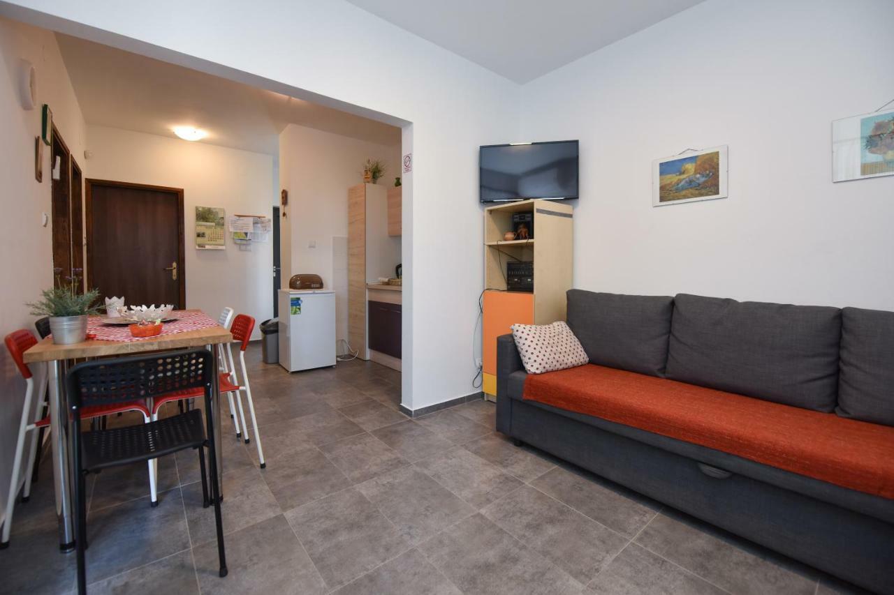 Apartments Enya Novalja Zewnętrze zdjęcie
